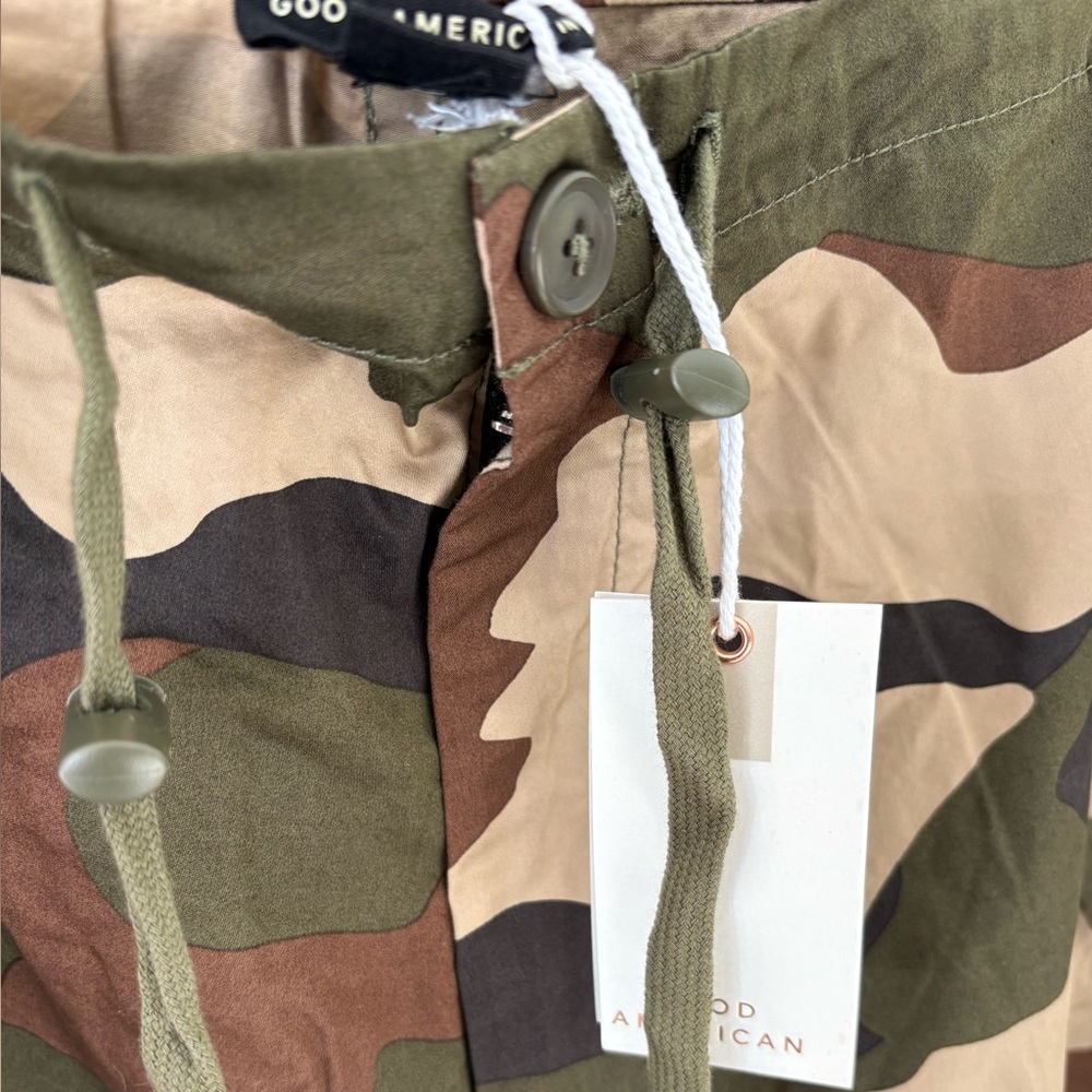 Good American Fatigue Green Camo Parachute Pants - Picture 8 of 11